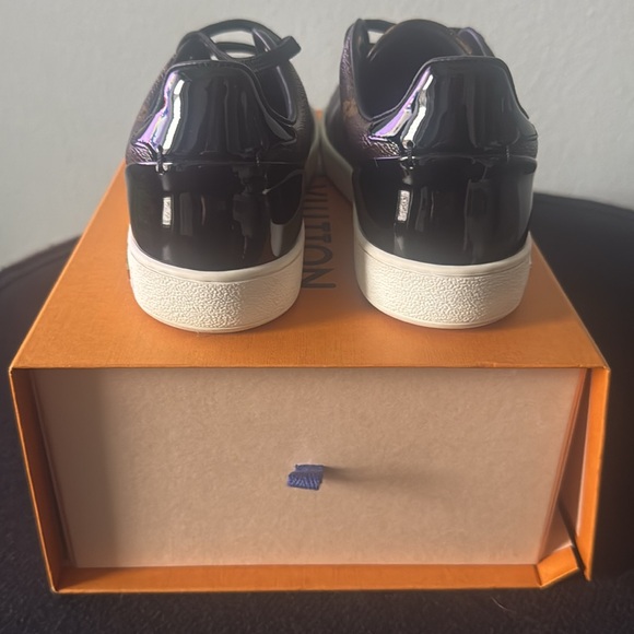 Front row sneakers. Wore them twice. - Picture 6 of 6